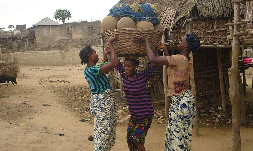 Vie de village au Bénin lors d'une excursion Racines & Culture