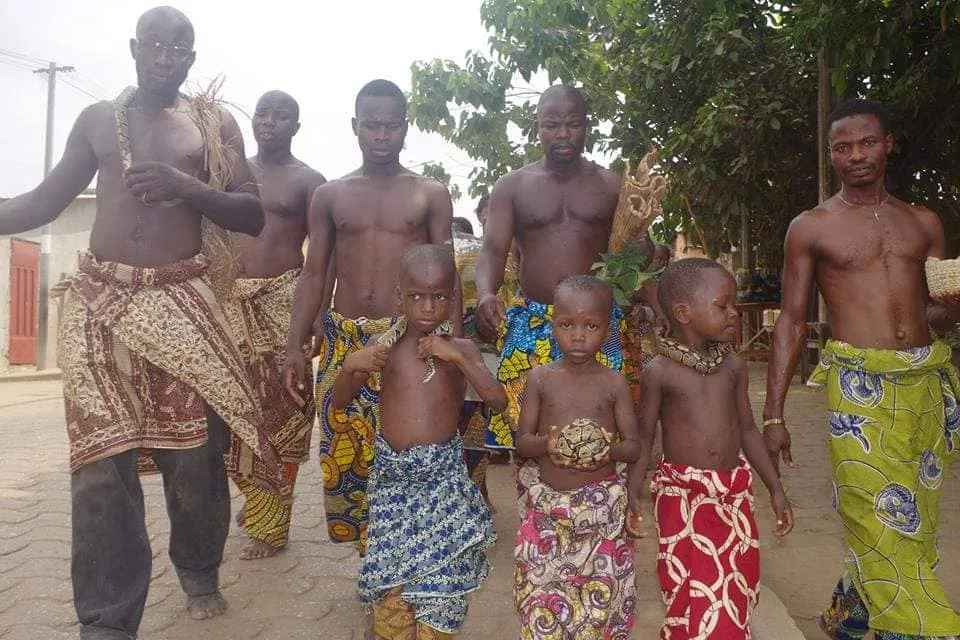Adeptes des couvents vodoun pendant le festival Hunwê